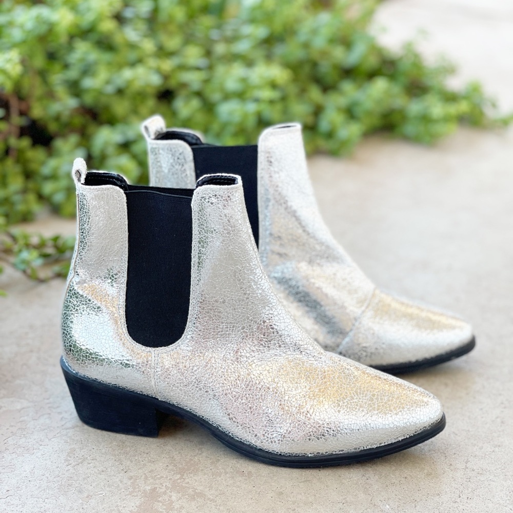 SCHUTZ Nidi Metallic Silver Leather Chelsea Boot